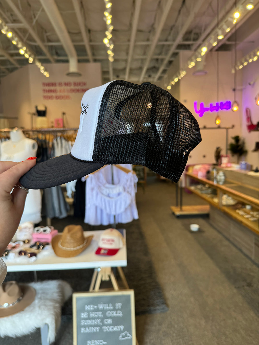 BLACK BOW TRUCKER HAT