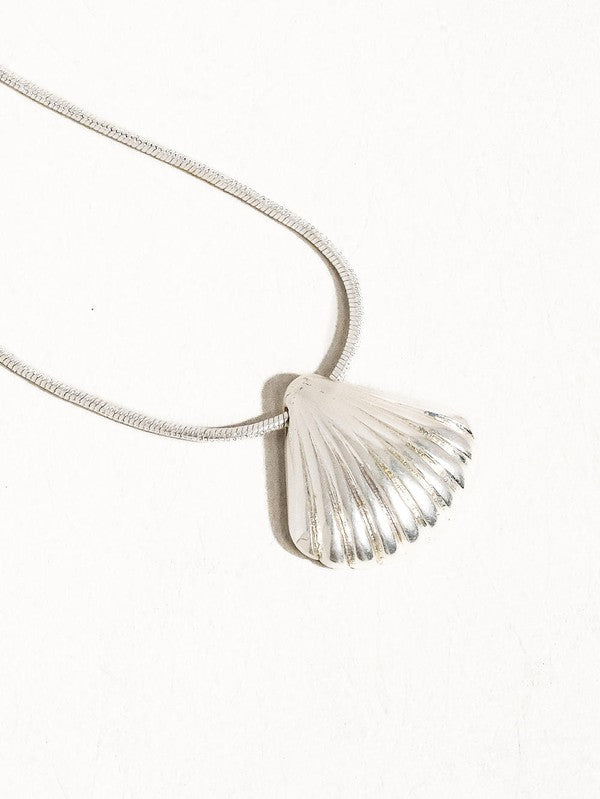 18K SHELL NECKLACE