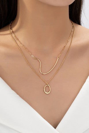 MODERN MINIMAL GOLD NECKLACE