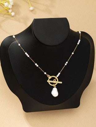 PEARL STATION TOGGLE NECKLACE